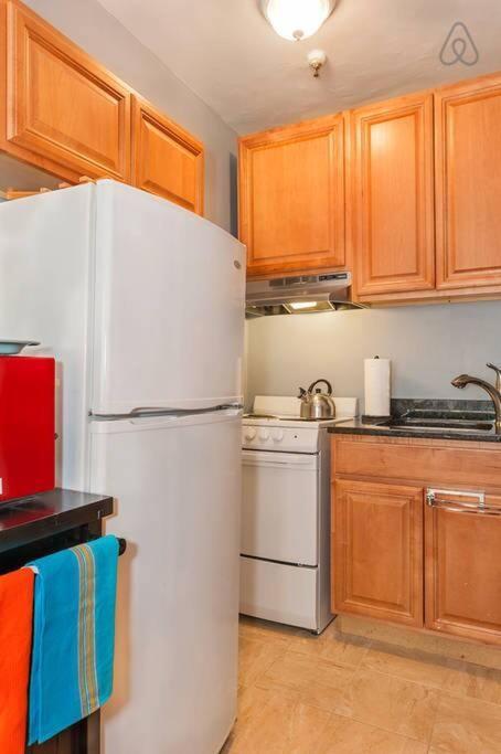 Downtown Studio Apt, Short Walk To Hospitals Бостон Экстерьер фото
